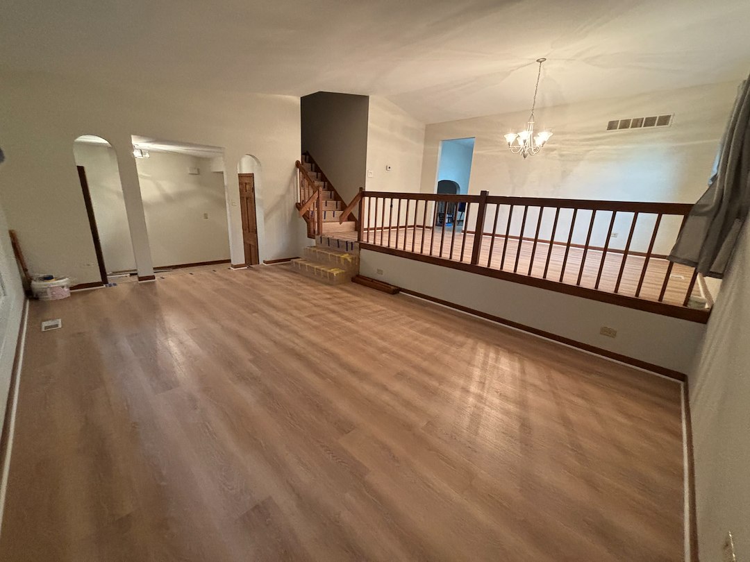 What Makes a Great Vinyl Flooring Installation Contractor in Palatine, IL?